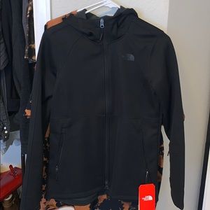 NWT north face risor hoodie (sold out online)